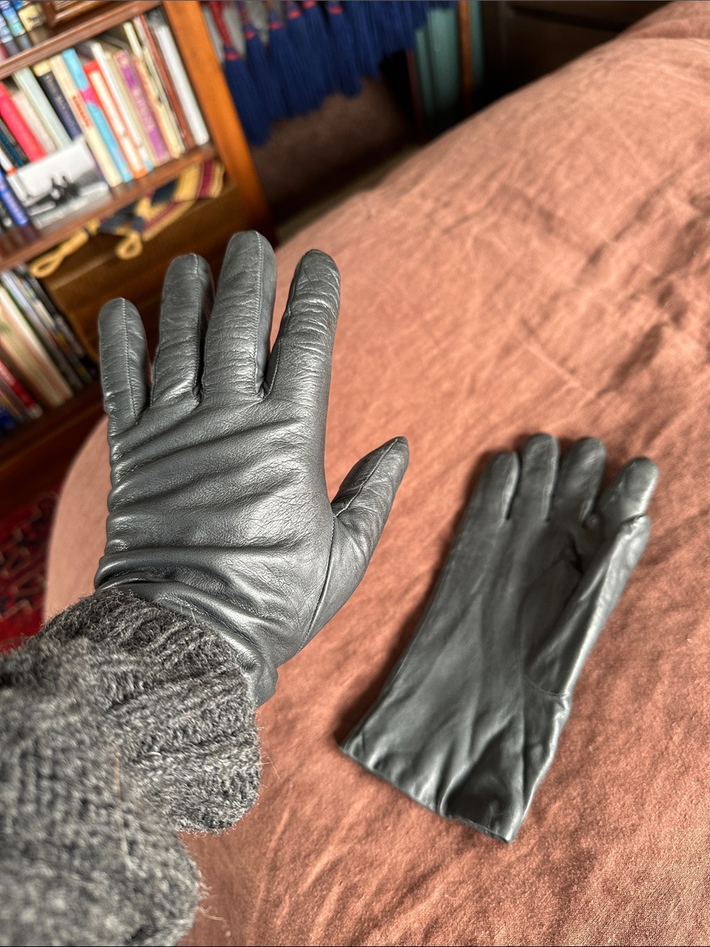 Portolano Grey Leather Women's Gloves, cashmere lining. Fantastic luxury quality - Picture 3 of 9